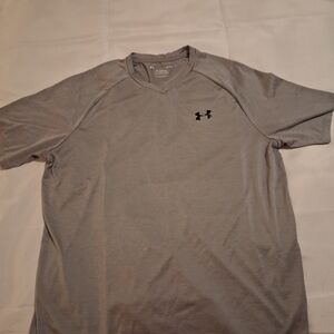 Under Armour Large Men's Gray T-Shirt